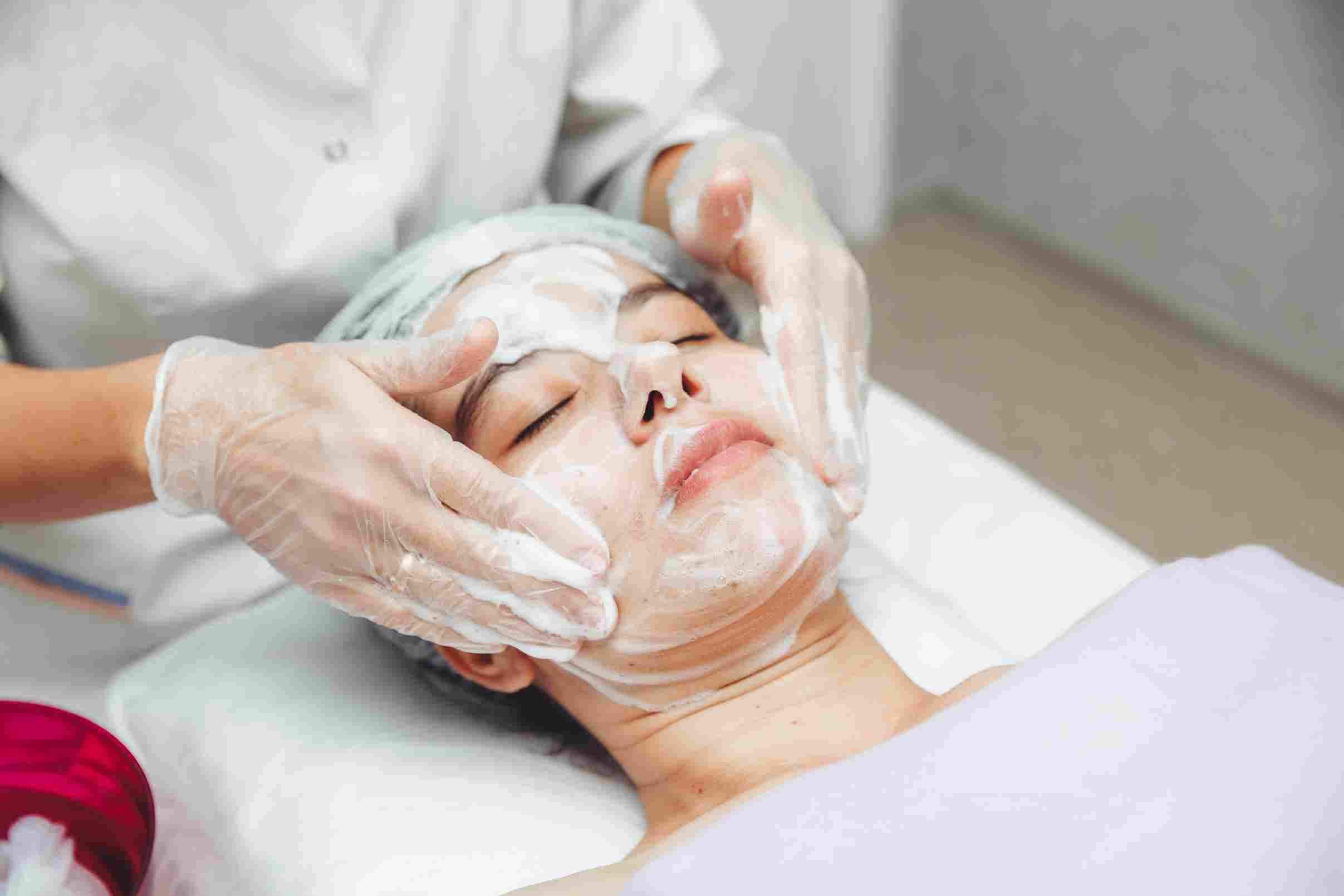 Anti-ageing facials & cleanups