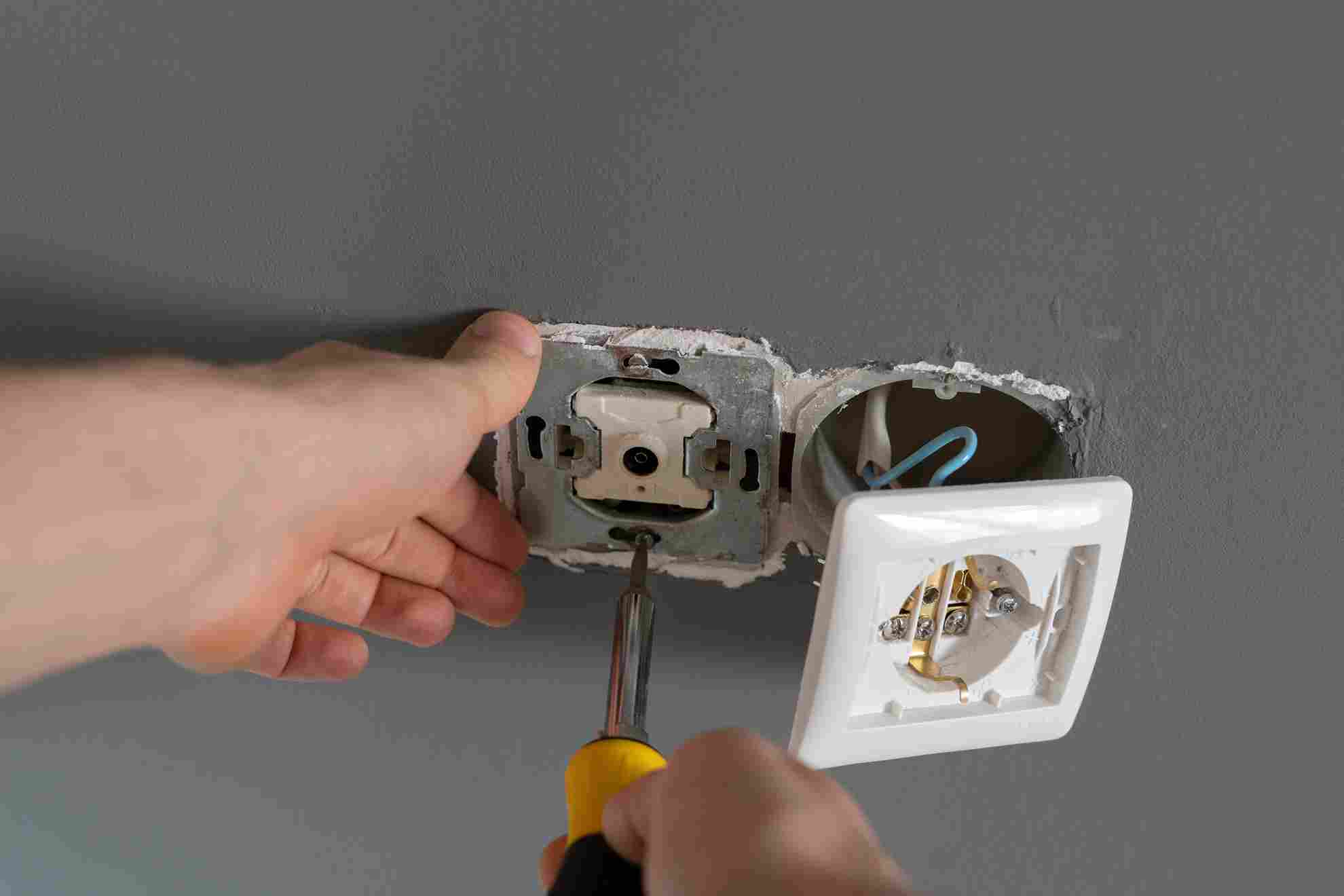 Switch/socket replacement