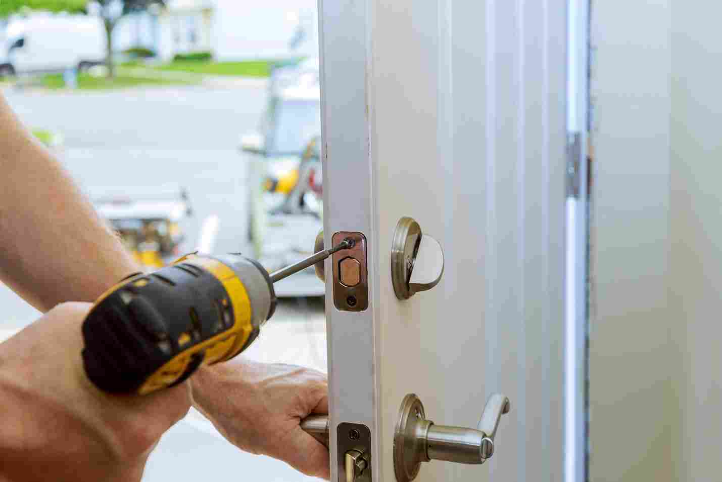Handle installation / replacement