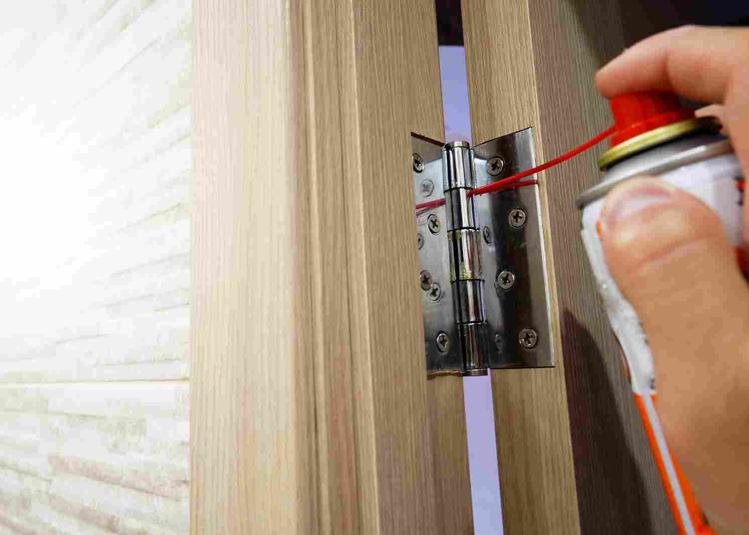 Installation of Hings (with door dismantling)