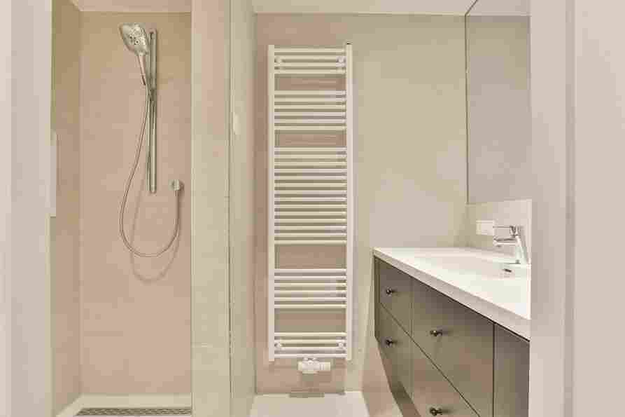Shower installation (ceiling mounted)